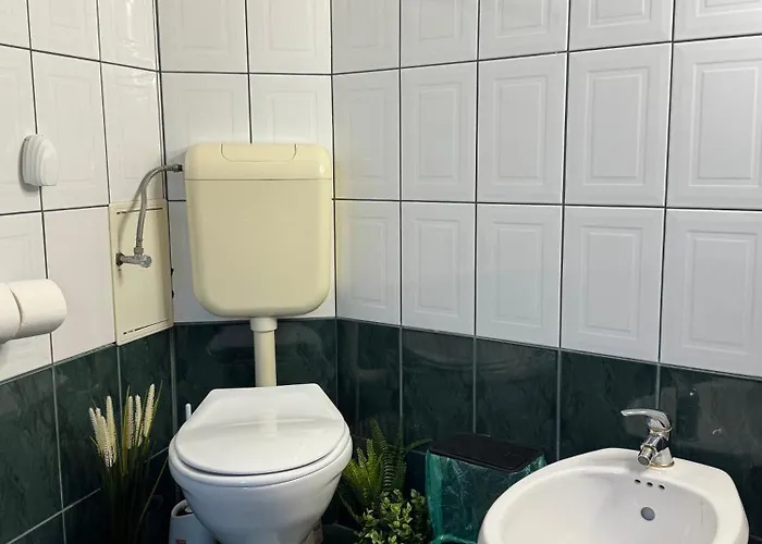 Cismigiu Garden Getaway *